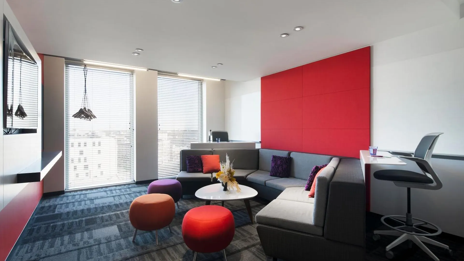 Alt Hotel Winnipeg 3*,